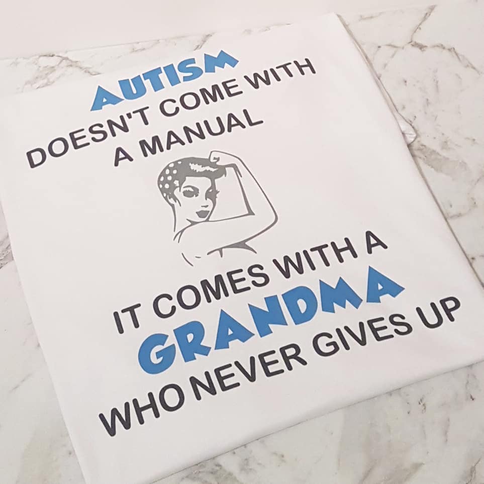 Tshirt - 'doesn't come with a manual'