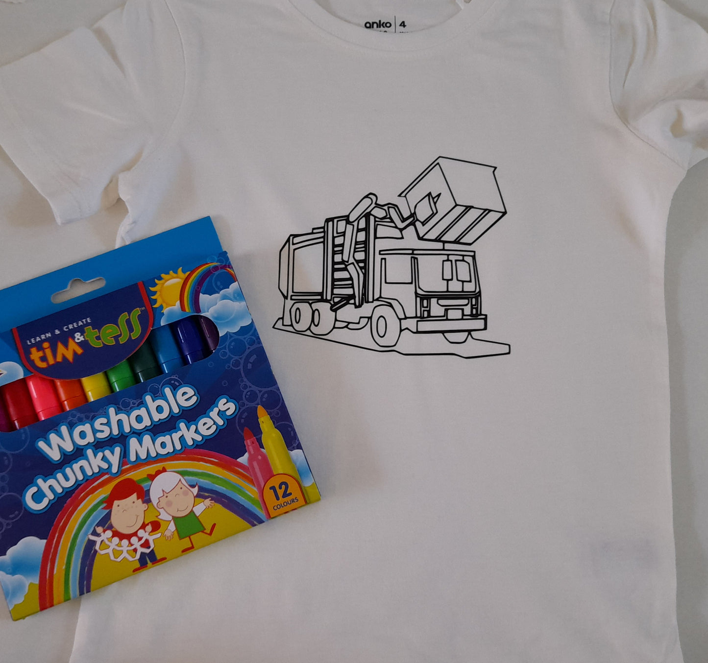 Kids Tshirt - 'colouring in'